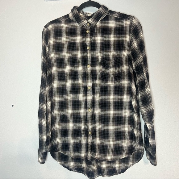 American Eagle Button Up Shirt Soft Boyfriend Fit Black Grey Plaid Size Medium - Picture 3 of 10